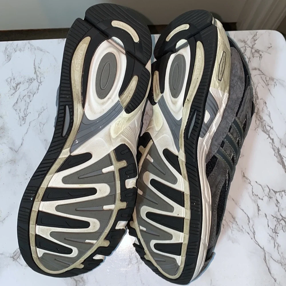 Adidas Response CL Core Black Women's Sneakers 8.5 with Box